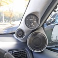中高域スピーカーはAピラー周辺に集中配置した。ツイーターはAピラーにビルトイン、9cmミッドレンジはドアミラー裏に設置。