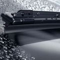 主流になりつつある「撥水シリコンゴム」採用のワイパー