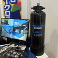 アピカのブースでは、洗車用純水生成ボトルを出品
