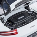 「AUTOart」の1/18スケールのダイキャストモデル、ポルシェ『911』（991.2）の「GT3 RS ヴァイザッハ・パッケージ