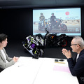レスポンス副編集長 宮崎壮人（左）とスズキ 二輪デザイン課 課長 古橋伸介氏（右）