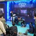 賑わったスズキ「GSX250R [Chihaya Remix]」の試乗＆撮影ブース（東京モーターサイクルショー2026）
