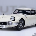 『トヨタ 2000GT』のオートアート製18分の1スケールモデルカー