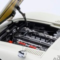 『トヨタ 2000GT』のオートアート製18分の1スケールモデルカー