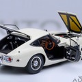 『トヨタ 2000GT』のオートアート製18分の1スケールモデルカー