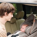 回転・着脱を1つのグリップに集約した「チャイルドシート」をアカチャンホンポで発売…コンビ 画像