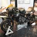 ライフスタイル提案エリアではアフターパーツを装着したカスタム車の展示も