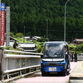 国道部分は特別に許可された歩道を走行する