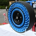 ブリヂストンの空気不要タイヤ「AirFree」全国初の社会実装へ、東近江市の自動運転車両に採用
