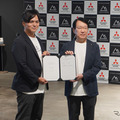 ヒューマノイドロボット量産に向け協業を発表したハイランダーズ増岡宏哉CEO（左）と三菱自動車加藤隆雄会長（右）