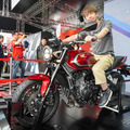 ホンダ CB400スーパーフォア 新型のエンジン始動＆Eクラッチ操作を体験（鈴鹿8耐2026）
