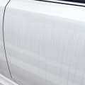 洗車を少しサボったら「白いウロコ汚れ」「黒い筋」などが残る…車の水アカを落とす正しい方法とは？　デメリットと注意点を知る