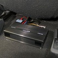 サブウーファーのドライブにはARCオーディオのナイトホークを設置する。800W（D級）でサブウーファーをパワフルにドライブする。