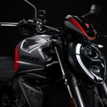 新型ドゥカティ「モンスター＋」に史上最軽量V2エンジン搭載…「スポーツカラー」登場、価格は179万円 画像