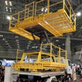 アクティオの建機の例（軌陸車。第9回鉄道技術展＋第6回橋梁・トンネル技術展）
