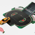 つくローセットには「GAZOO Racingコラボ限定BOX」が付属。展開するとコースに
