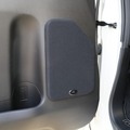 縦長の独特のグリル形状は純正デザインを踏襲したもの。スピーカー取り付けにはアルミダイキャストバッフルを用いている。