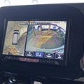 変換ユニットを介することで市販ナビの画面に純正の全方位モニターを映し出すことに成功しているのもこのクルマの見どころ。