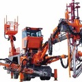 「トミカ No.136 古河ロックドリル ボルティンガー（B32RL）」