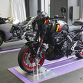 スズキ GSX-8TTとホンダ CBR400R FOUR