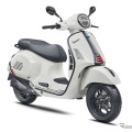 ベスパ・GTS 300 SuperSport（イノチェンテホワイト）