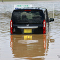 千葉豪雨で水没車両多発、水深60センチで車外“脱出困難”の危険［新聞ウォッチ］ 画像