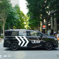 東京・丸の内を走る「Uberプレミアム」車両の新型日産『エルグランド』