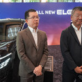 「Uberプレミアム」に新型日産『エルグランド』を導入するIBIグループと日の丸リムジンの担当者