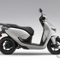 ホンダ CUV e:（パールジュビリーホワイト）