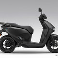 ホンダ CUV e:（マットガンパウダーブラックメタリック）