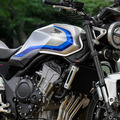 ホンダ CB400 SUPER FOUR E-Clutch（ウルフシルバーメタリック）