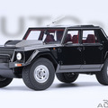 ランボルギーニ『LM002』の1/18スケールモデル