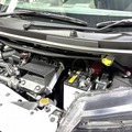 ムーヴ向けストラットタワーバー・フロント用（レッド）装着例