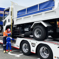 子どもたちが「当て板」で鈑金体験！ “本物”の道具や車両でチャレンジする姿にプロたちも熱視線…未来のクルマ社会を支える人材育成と、現場のプロの誇りを伝える二日間【ジュニアメカニック2026＠福岡】