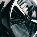 トライアンフのブランドアイデンティティを伝えるLEDヘッドライト
