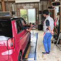 長野・飯田の中学2年生が、フレーム修正から溶接・塗装まで本格体験…「車社会を支える」仕事の尊さを知る