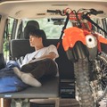 キャラバンの「車中泊」を快適に、オフロードバイク用品メーカーが各種アイテムを開発 画像
