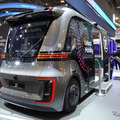 レベル4の自動運転が可能な次世代の電動シャトル（ZF/CES 2023）