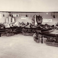 1961年の展示会におけるフォリッツォ社ブース。取り扱いタナー（なめし革業者）の製品が並べられている