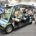 ヤマハ発動機の電動ゴルフカートをベースとした低速モビリティ