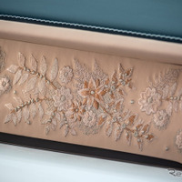 父親への贈り物に“16万針の刺繍”で飾ったロールスロイスを…世界に一台の『ファントム・ダンテル』公開 画像