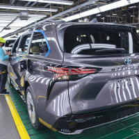 自動車7社、トランプ関税で2兆7000億円の利益圧迫、2026年3月期予想［新聞ウォッチ］ 画像