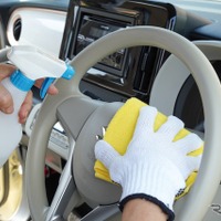 放置した夏の汚れがニオイに変わる前に！ プロ目線で学ぶ車内清掃の正解 画像