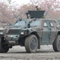 東名EXPASA足柄で自衛隊車両展示…軽装甲機動車や装輪装甲車など　11月2・8日 画像