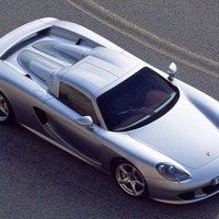 ポルシェのスーパーカー、『カレラGT』誕生25周年…ル・マン用V10エンジン搭載の名車 画像