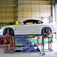 足まわりの基本！ ゴムブッシュのねじれを消す「1G締め直し」～カスタムHOW TO～ 画像