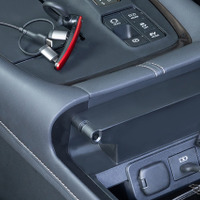 快適な充電環境を構築するには、ケーブル選びも抜かりなく！ 便利な新個性派［特選カーアクセサリー名鑑］ 画像