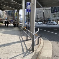 ガードレールが変！ 二重になっているのは何のために？…東京・西銀座 画像