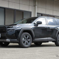トヨタ『RAV4』にタナベのリフトアップ車高調「デバイドUP40」が適用…ミリ単位のアップフォルムときめ細やかな乗り味に 画像