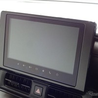スズキ「クロスビー」で、同乗者のテレビ視聴とナビ操作を可能に…ブリッツ「テレビナビジャンパー」 画像